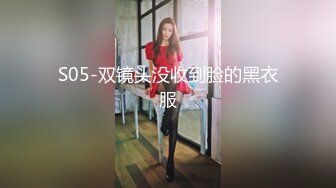 99年女友骑在身上 用力打她的大屁股