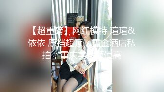 科技园便利店穿条纹上衣蓝内靓妹又深又长的臀沟把手纸都夹里面了