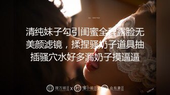 六月新流出大学城附近女厕 全景后拍带宠物狗上厕所的少妇狗狗听话在门口等待