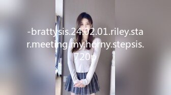 STP27524 【巨乳妈妈】良家美女在宝宝面前，婆婆背后，掰B揉奶自摸真牛逼  寂寞家庭主妇 一对水蜜桃美乳真美丽 VIP0600