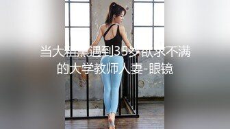 路边公厕偷拍黑纱裙长发美女粉嫩的肉瓣夹着一条细缝