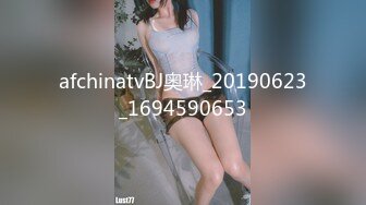 AV精选-性感高颜值美女拍写真被色影师狂操 叫声太诱人了 最后射在嘴里