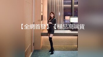 饥渴熟女厨房玩大黄瓜 身材性感诱惑