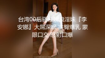 贵在真实，海滩游泳场女士简易淋浴棚偸拍多位妹子换衣，苗条美少女懂得保养往身上涂防晒霜2